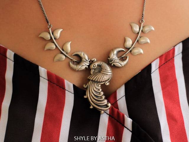 Adya Peacock Embossed Necklace : SN176-1-2-1