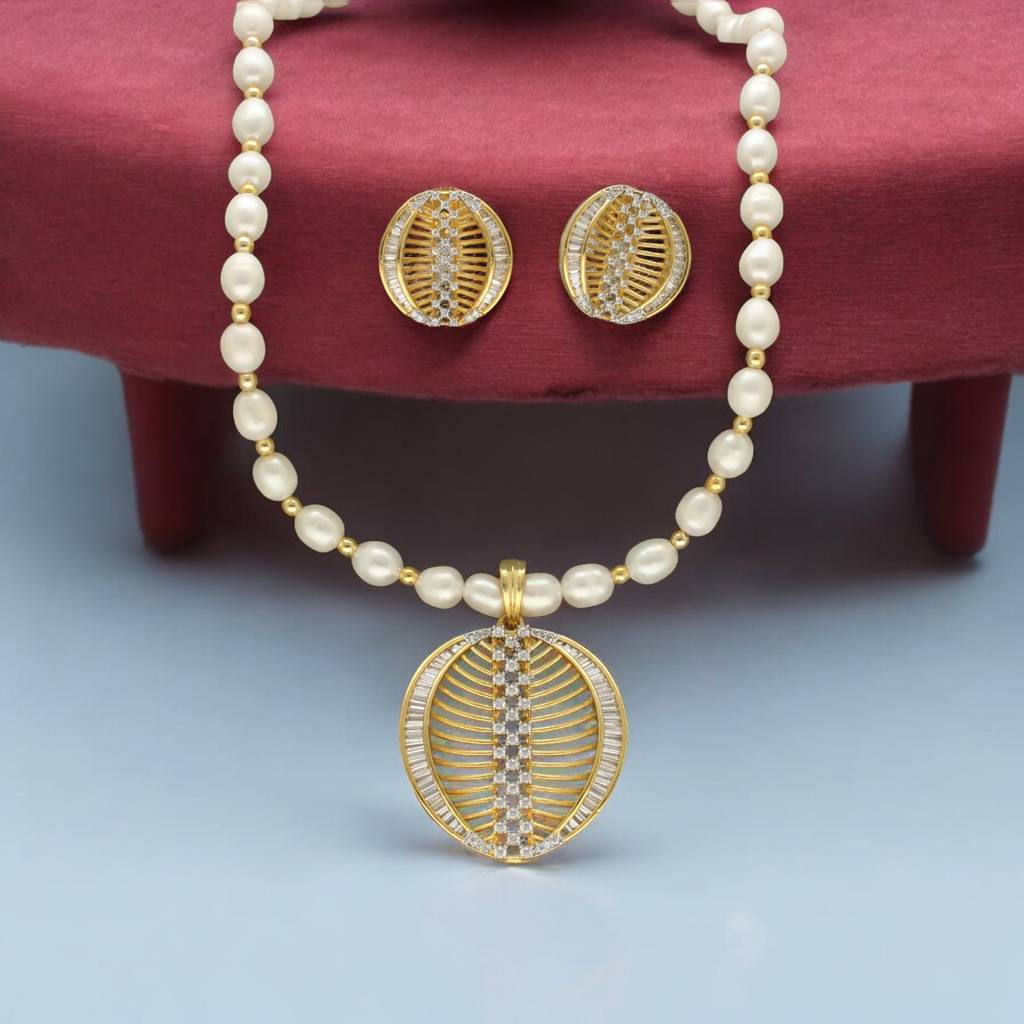 Gilded Pearl Necklace Set : JPSEP-24-033