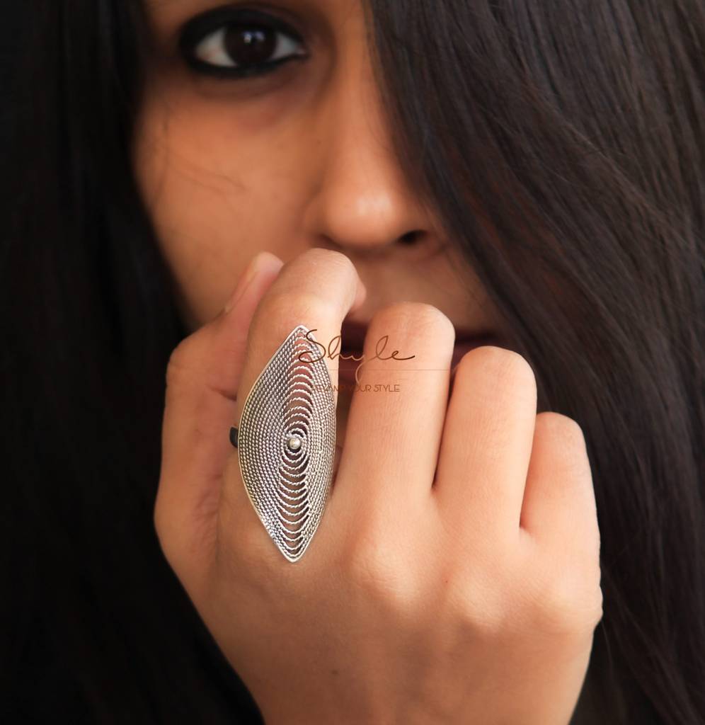 Adya Finely Carved Shadow Ring : SR2004