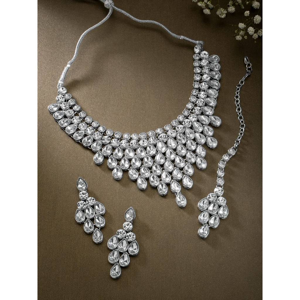 Gold-Plated Brass And Kundan Jewellery Set With Earrings Mang Tika For Women & Girls-Pf25Brc002 : PF25BRC002RW