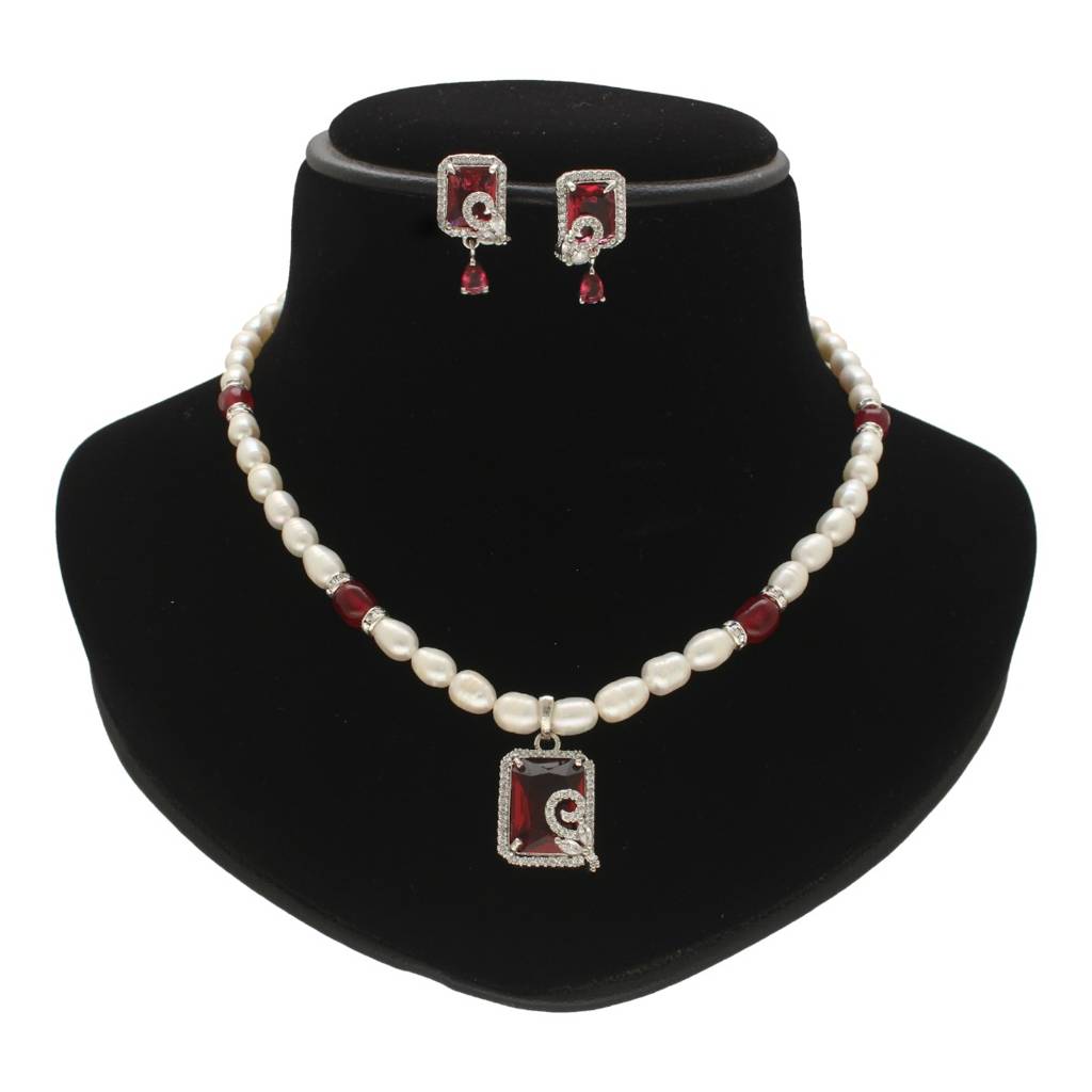 Qarin Pearl Necklace Set : JPSEP-24-034
