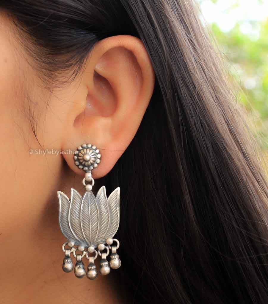 Adya Lotus Earrings : SE671