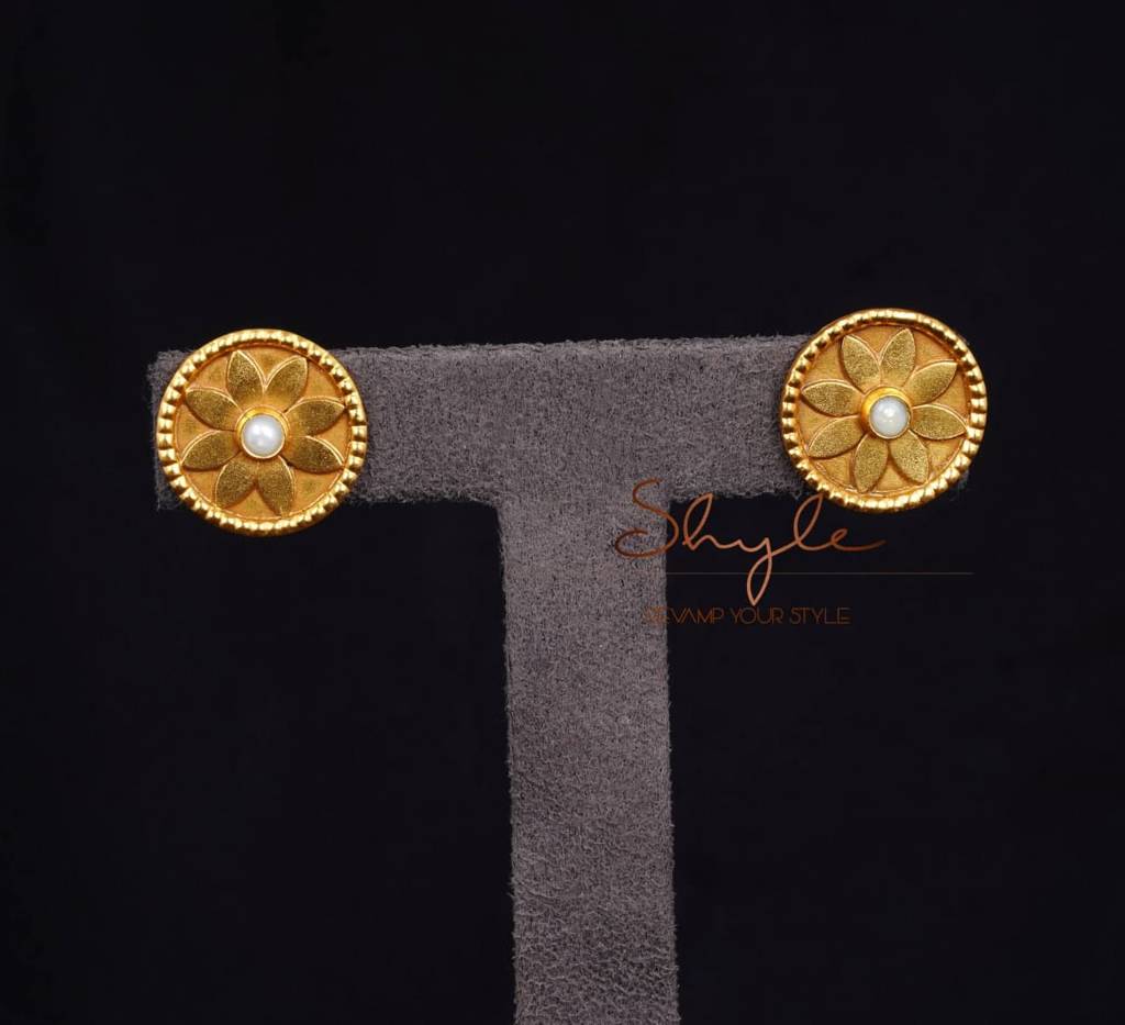 Mizoya Flower Motif Versatile Gold Studs : SE6035