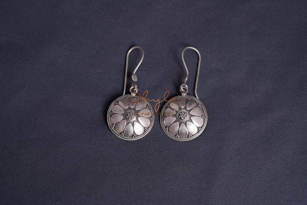 Moh Petal Intricate Fish Hook Earrings : SE5050