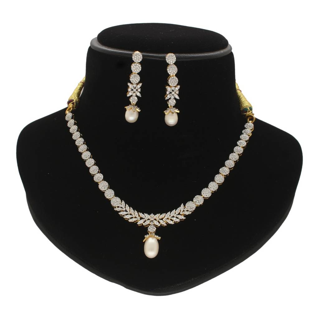 Charmed Essence Pearl Necklace Set : JPSEP-24-042