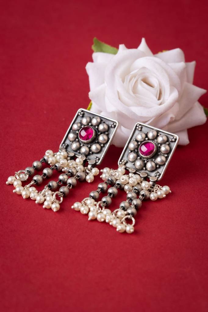 Tattva Jadau Tikdi Pearl Layered Earring : SE650098