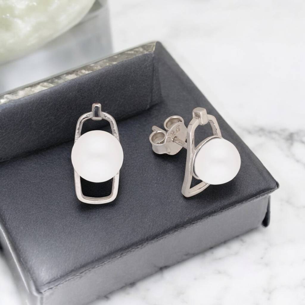 Winsome 925 Stud Silver Earrings : JPMAY-22-136