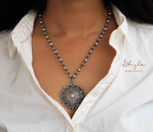 Anvaya Rawa Ball Intricate Chakra Necklace : SN2000