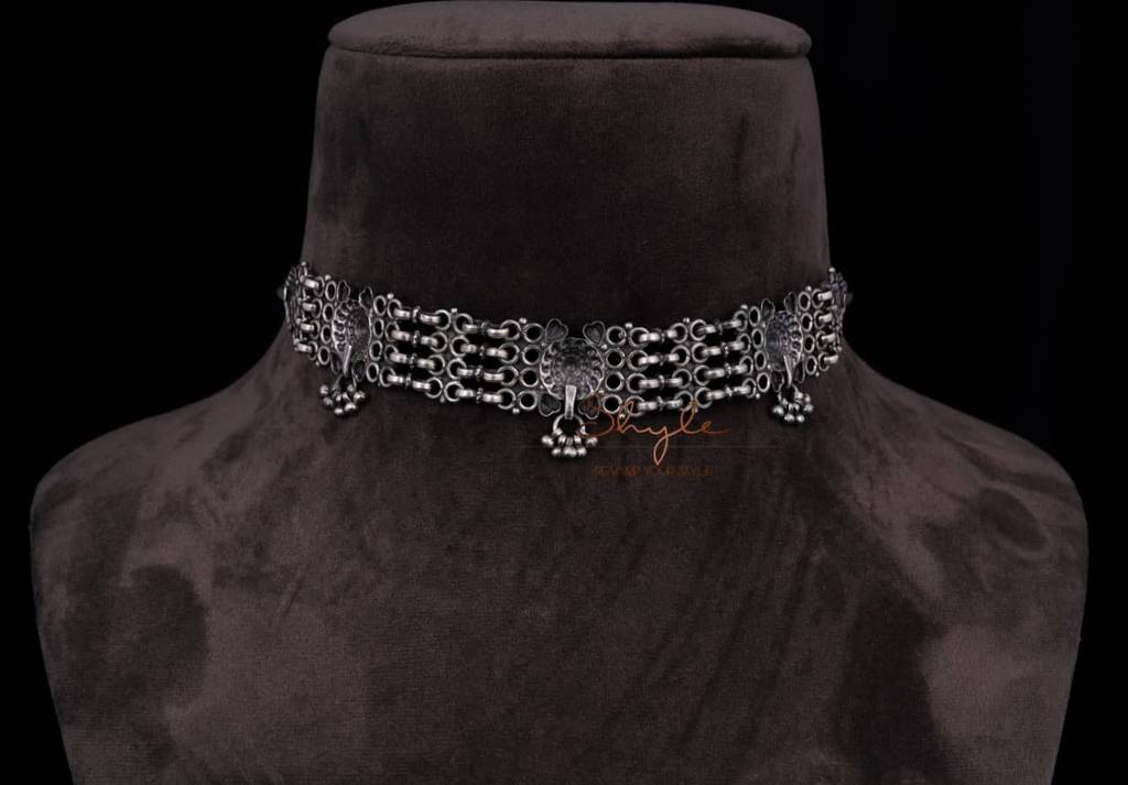 Moh Intricate Jali Ghughri Drop Statement Choker : SN1151