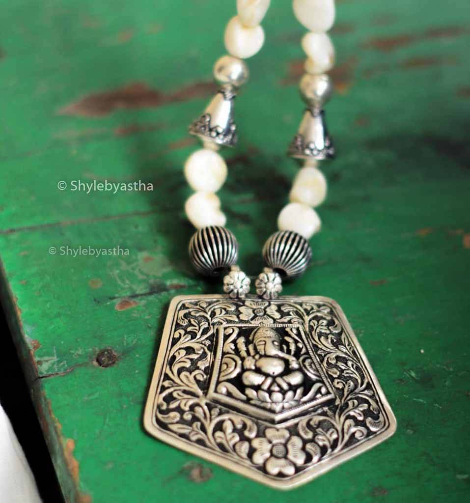Anvaya Ganesha Pearl Necklace : SN239-1