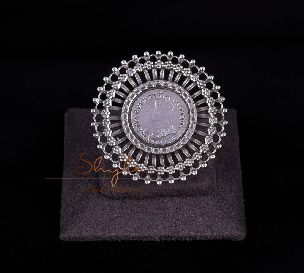 Anvaya Finely Carved Victorian Coin Ring : SR3071