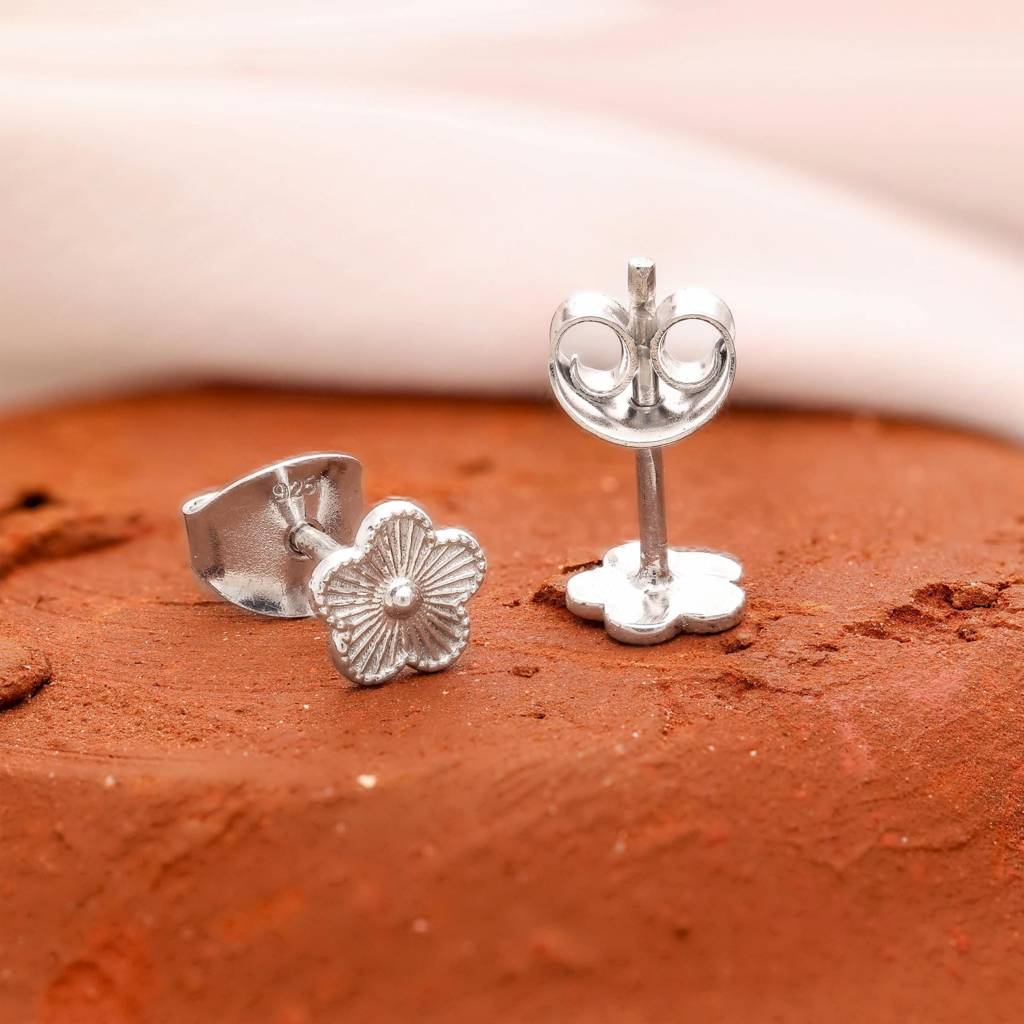 925 Silver Matte Floral Petal Stud Earrings Â Textured Nature Inspired Jewelry : SE_000633