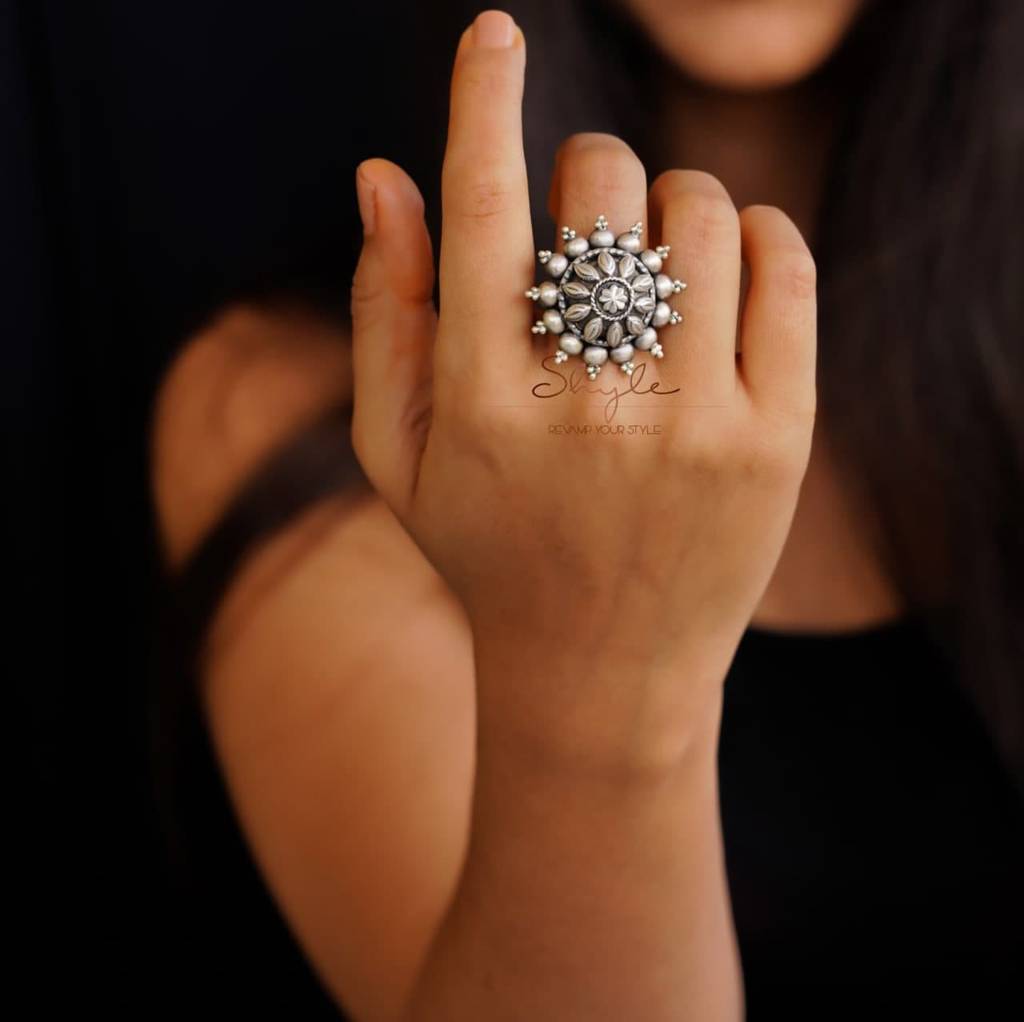 Mizoya Embossed Intricate Ring : SR1300