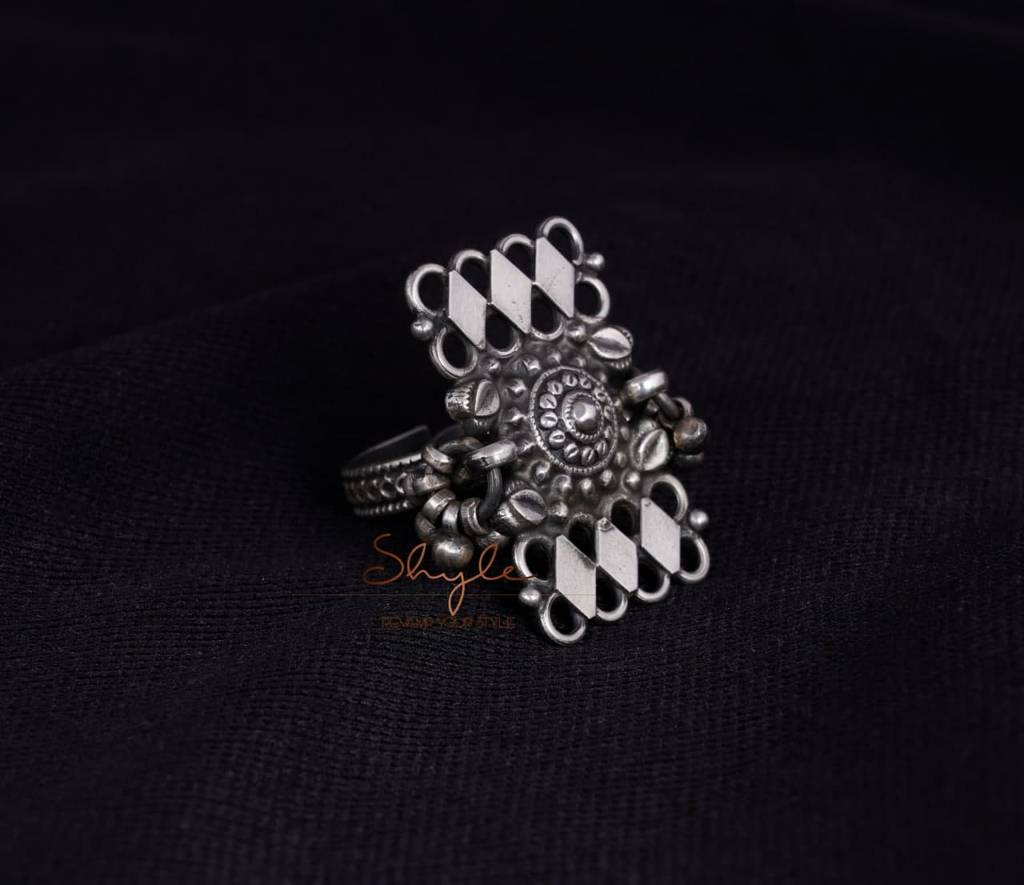 Moh Intricate Jali Ghughri Drop Ring : SR1003