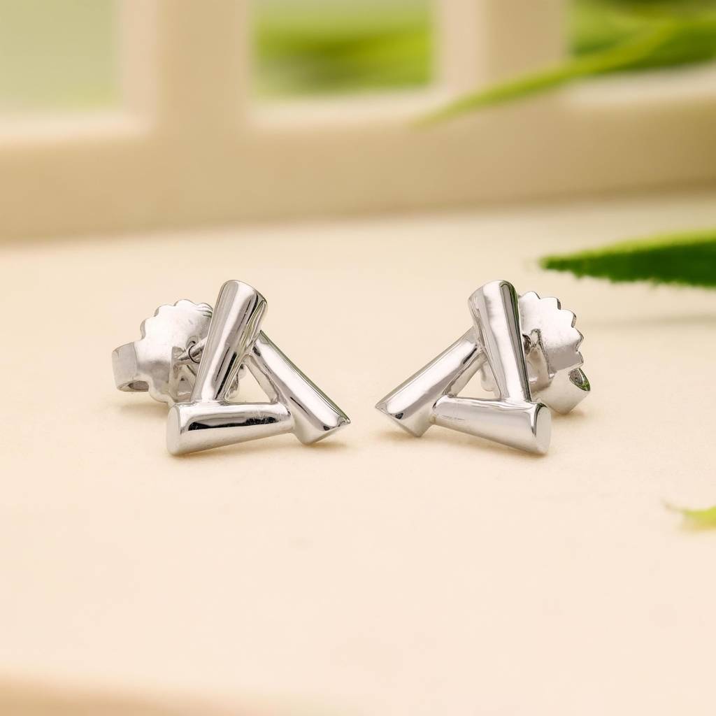 Geomatric Triangle Stud Earringsin 925 Silver : SE_000549