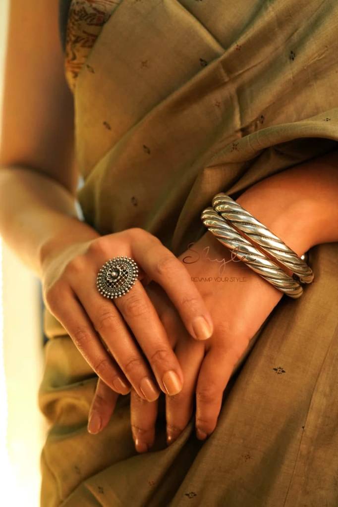 Anvaya Spiral Embossed Kada : SK1008-2-12