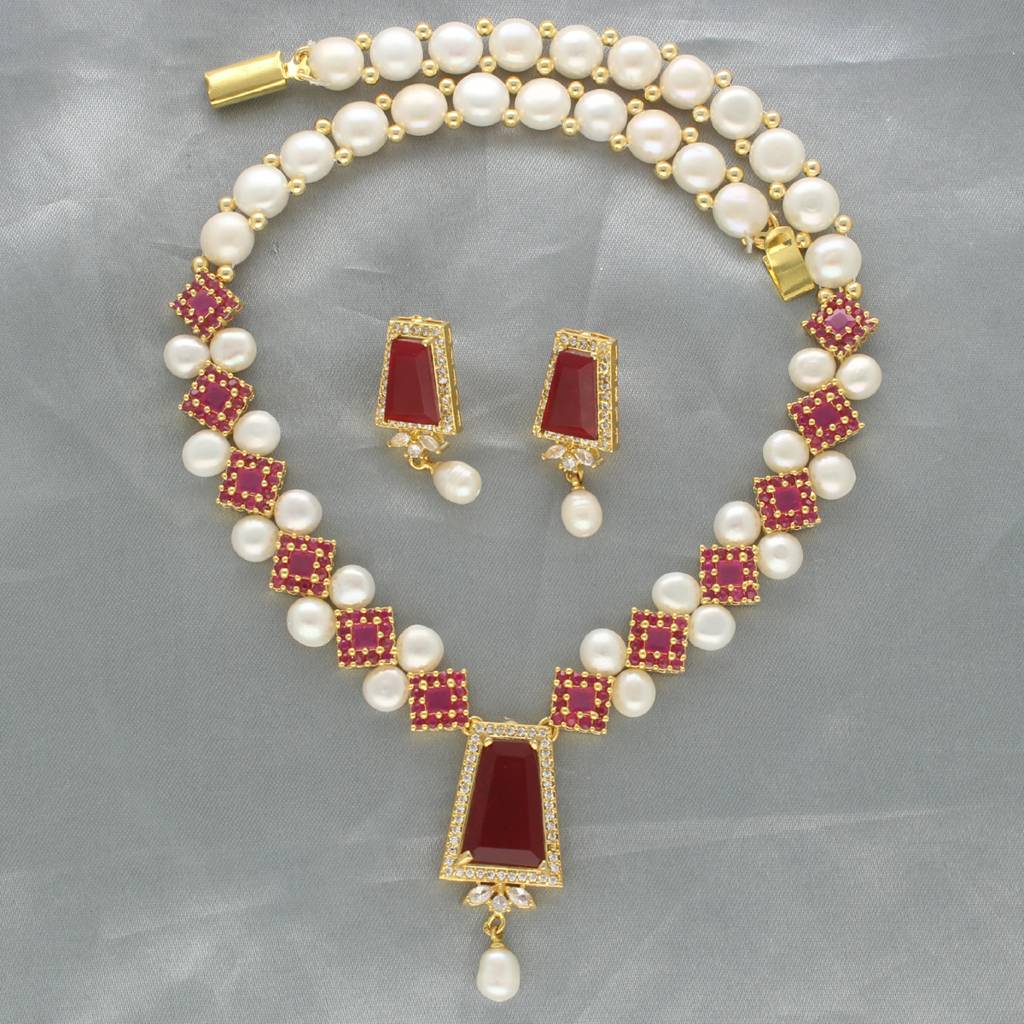 Elegance Pearl Necklace Set : JPFEB-24-021