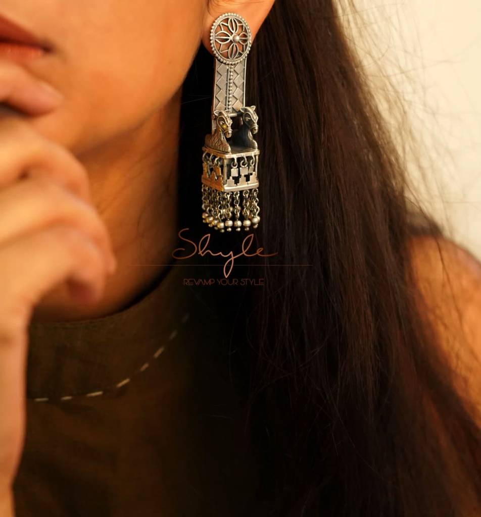 Anvaya Horse Rath Statement Jhumka : SE1626