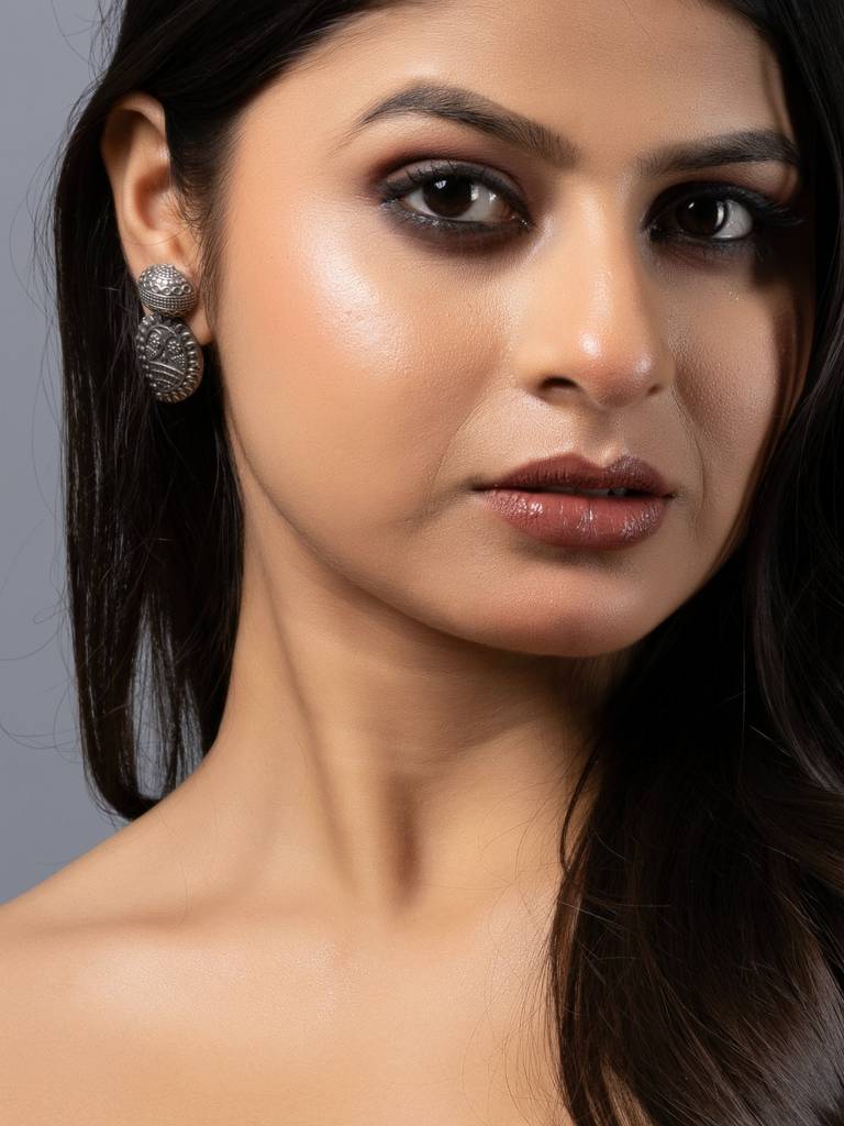 Oxidised Silver  Designer Stud Earrings : LAAER802