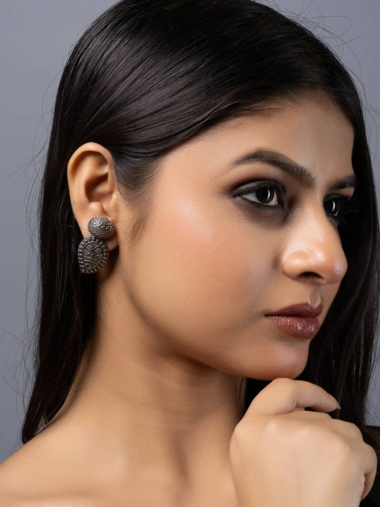 Oxidised Silver  Designer Stud Earrings : LAAER802