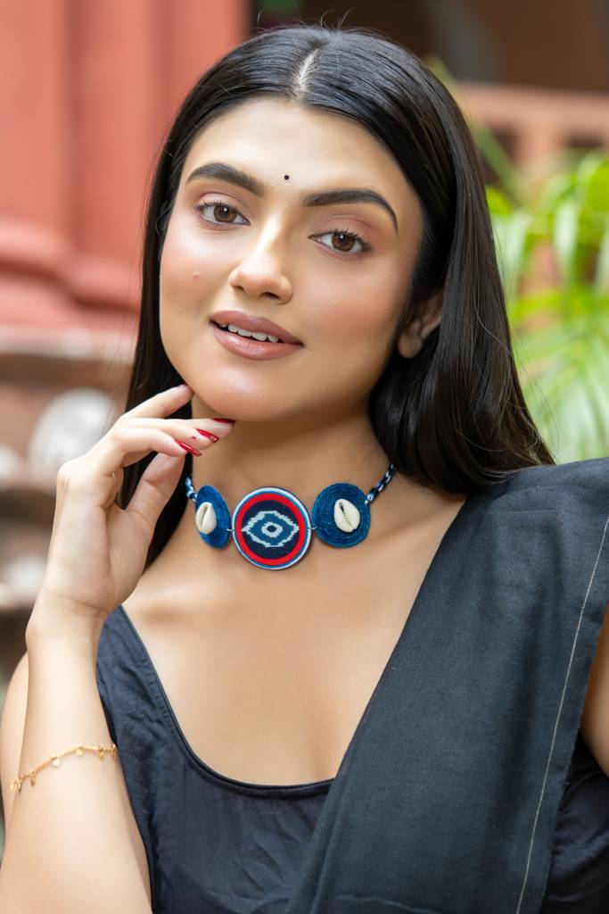 Handmade Eco-Friendly Blue Red Jute Fabric Cowrie Evil Eye Choker Necklace With Earring Jewelry Set - Blue : LAANP124
