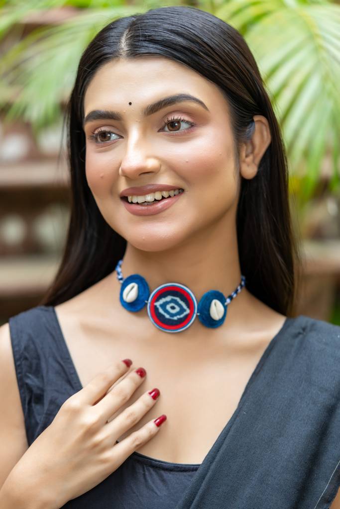 Handmade Eco-Friendly Blue Red Jute Fabric Cowrie Evil Eye Choker Necklace With Earring Jewelry Set - Blue : LAANP124