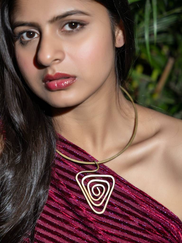 Handmade Brass Dokra Triangular Spiral Necklace : LAANP62