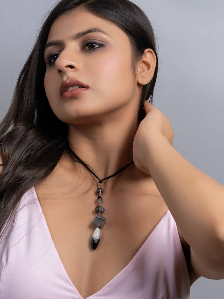 Semi Precious Black White Grey Onyx Agate Sleek Necklace With Adjustable Suede Cord : LAANP355