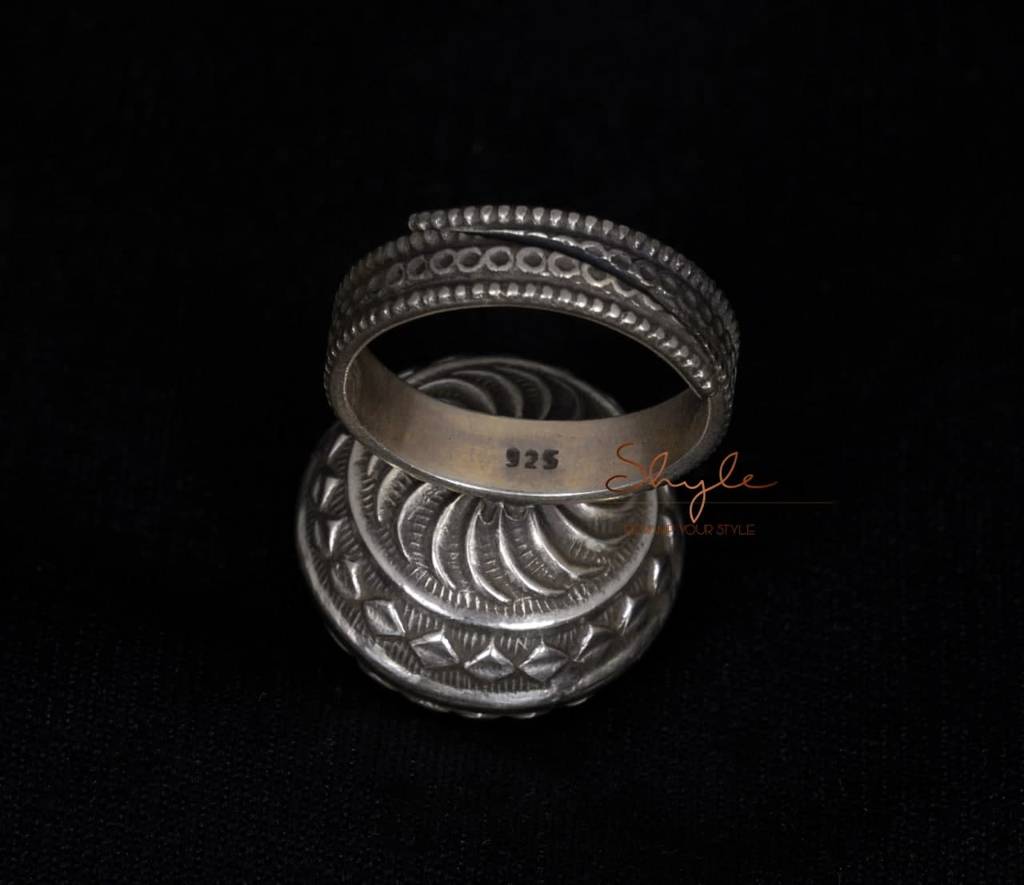 Mizoya Intricate Embossed Timeless Ring : SR2027