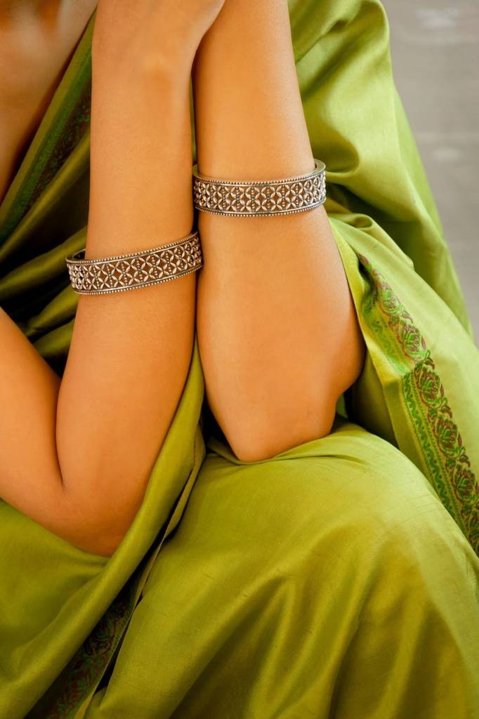 Mizoya Intricate Jali Classic Bangle : SK300122-2-12