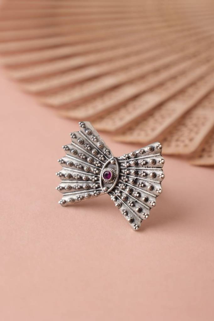 Mizoya Bow Tie Statement Ring : SR200878