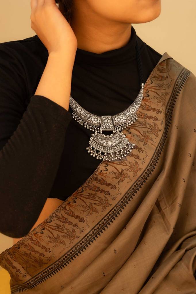 Tattva Flower Detailed Statement Necklace : SN1254