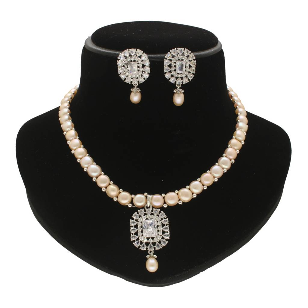 Sublime Shimmer Pearl Necklace Set : JPSEP-24-022