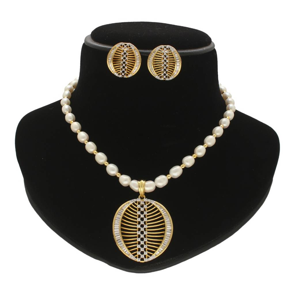 Gilded Pearl Necklace Set : JPSEP-24-033