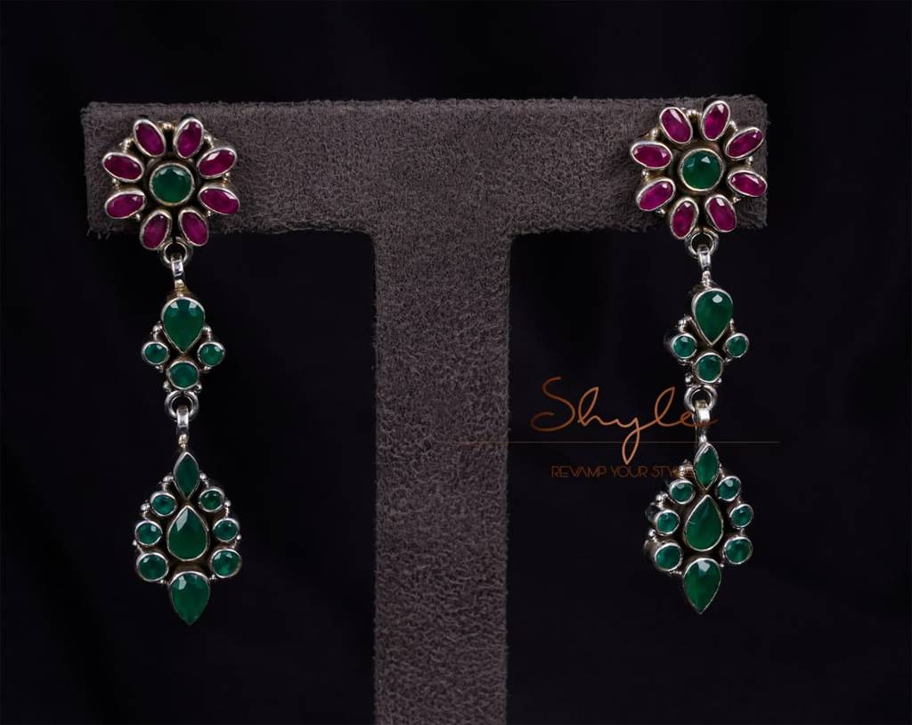 Essence Flower Motif Leaf Drop Earrings : SE5223