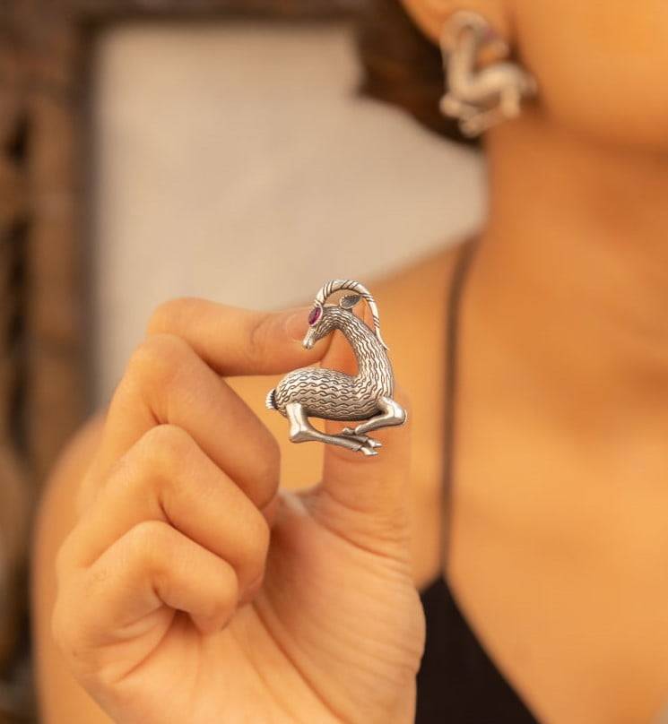 Mizoya Hiran Statement Stud Earring : SE24125