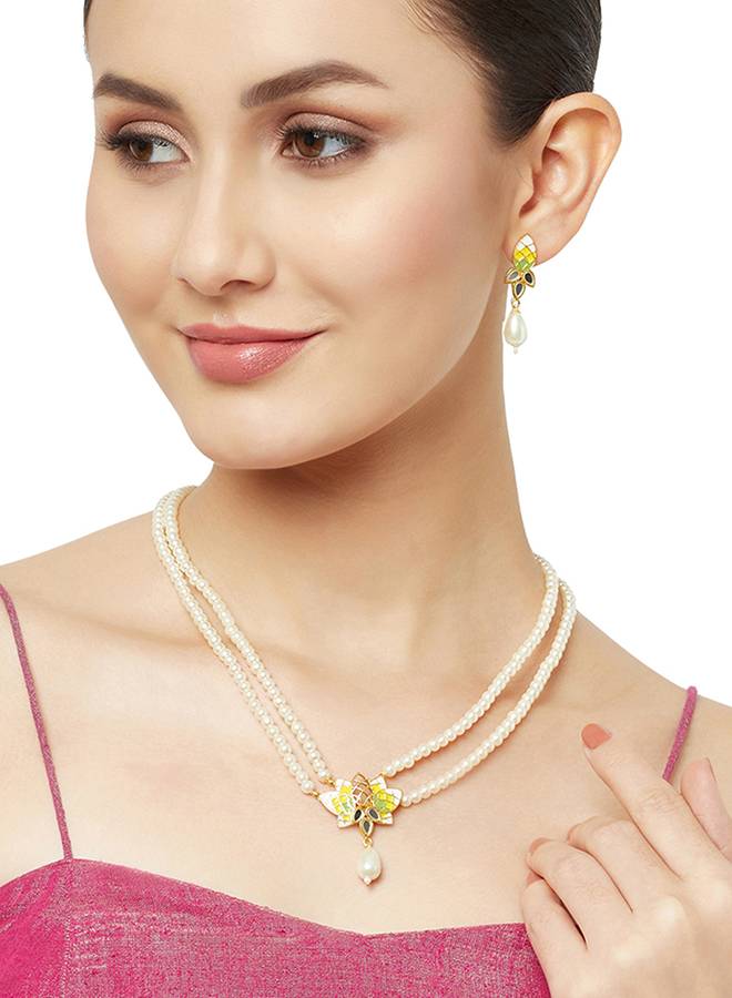 Festove Hues White Pearls Gold Plated Jewellery Set : 8905124458848