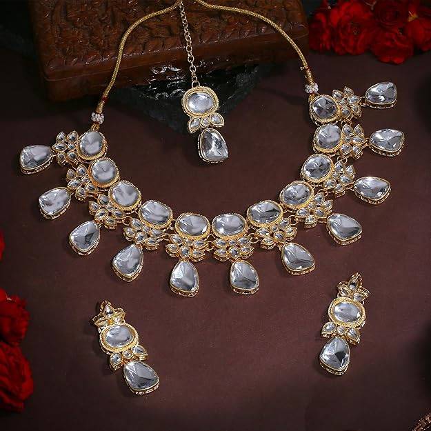 Estele Gold Plated Dazzling Kundan Gehena Necklace Set With Maang Tikka For Women : PJ-036-IGWENKERTK