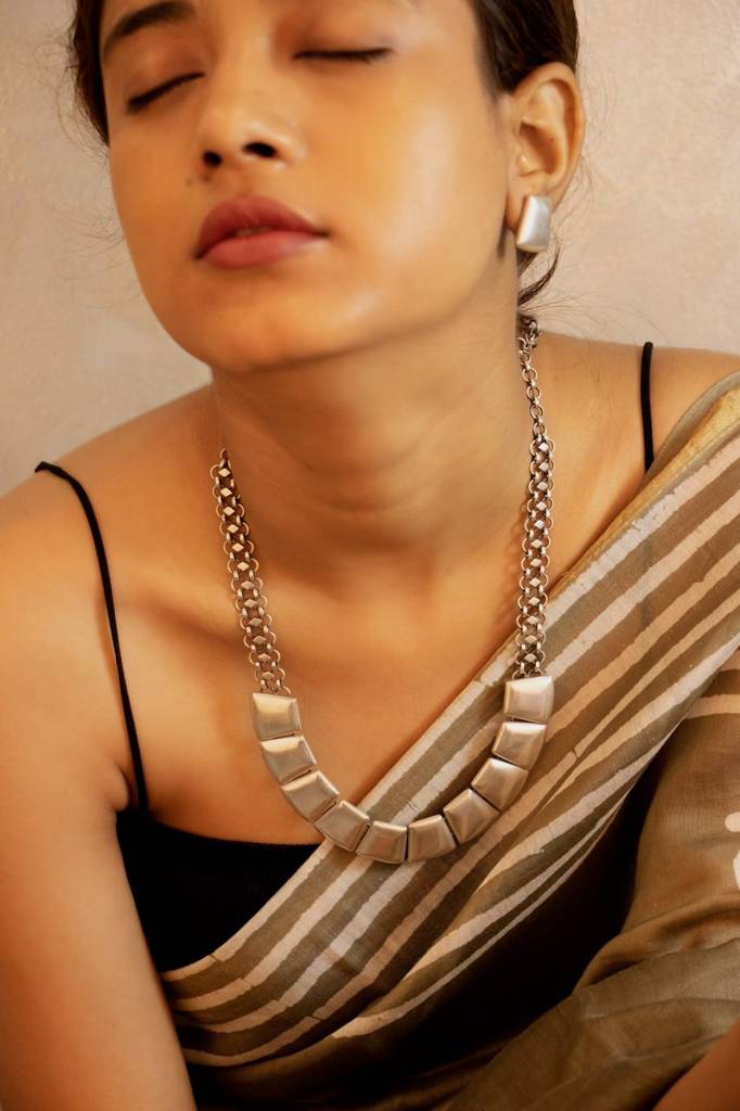 Adya Versatile Matte Statement Necklace Set : SN1173