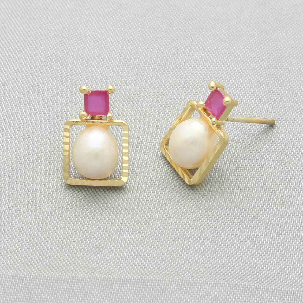 Zoya Pearl Earrings : JPMAR-24-005