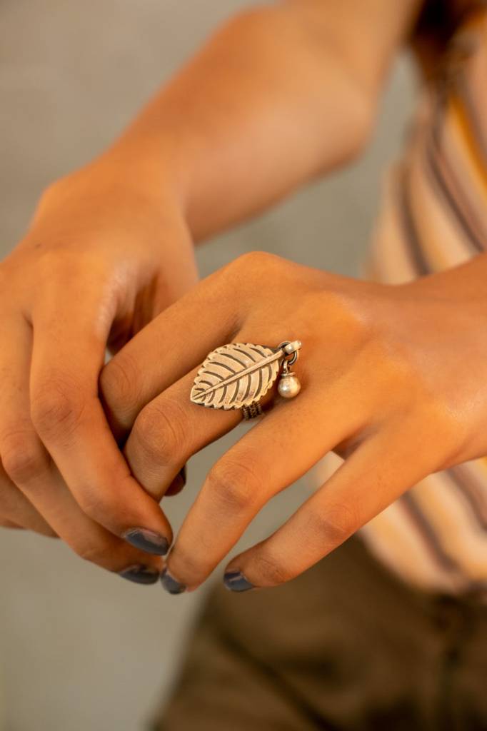 Adya Intricate Leaf Ball Drop Ring : SR1025-2-2-1
