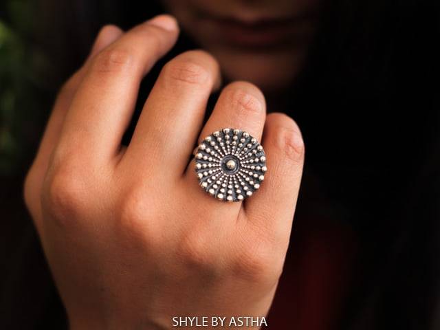 Moh Intricate Chakra Ring : SR463