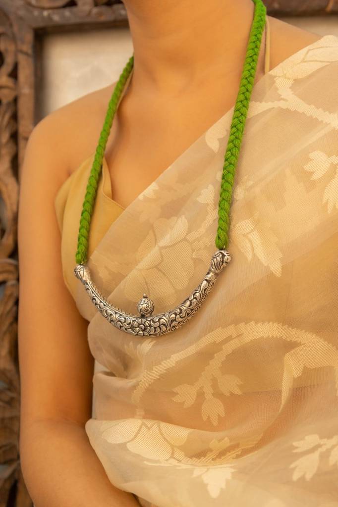 Tattva Flora Detailed Peacock Motif Dori Necklace : SN408895