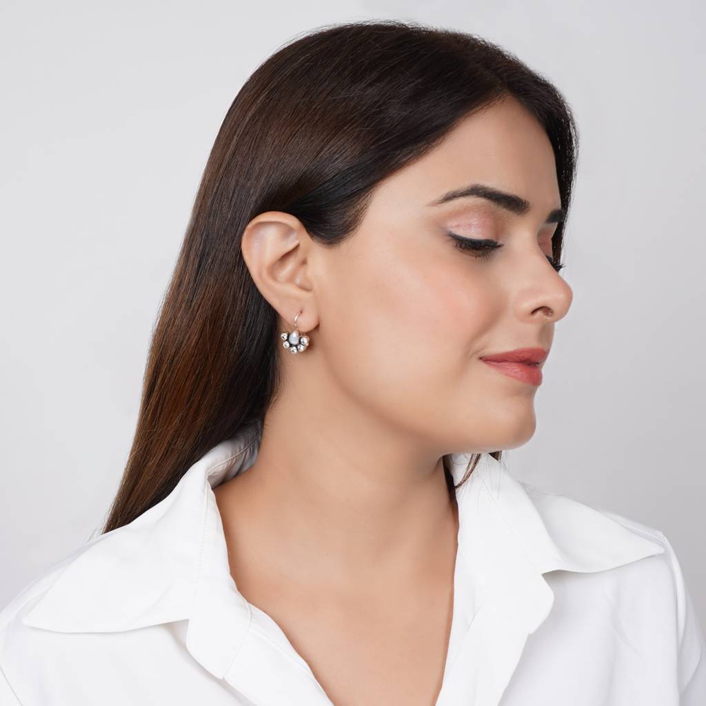 Dainty Zircon Silver Earrings : SSE786