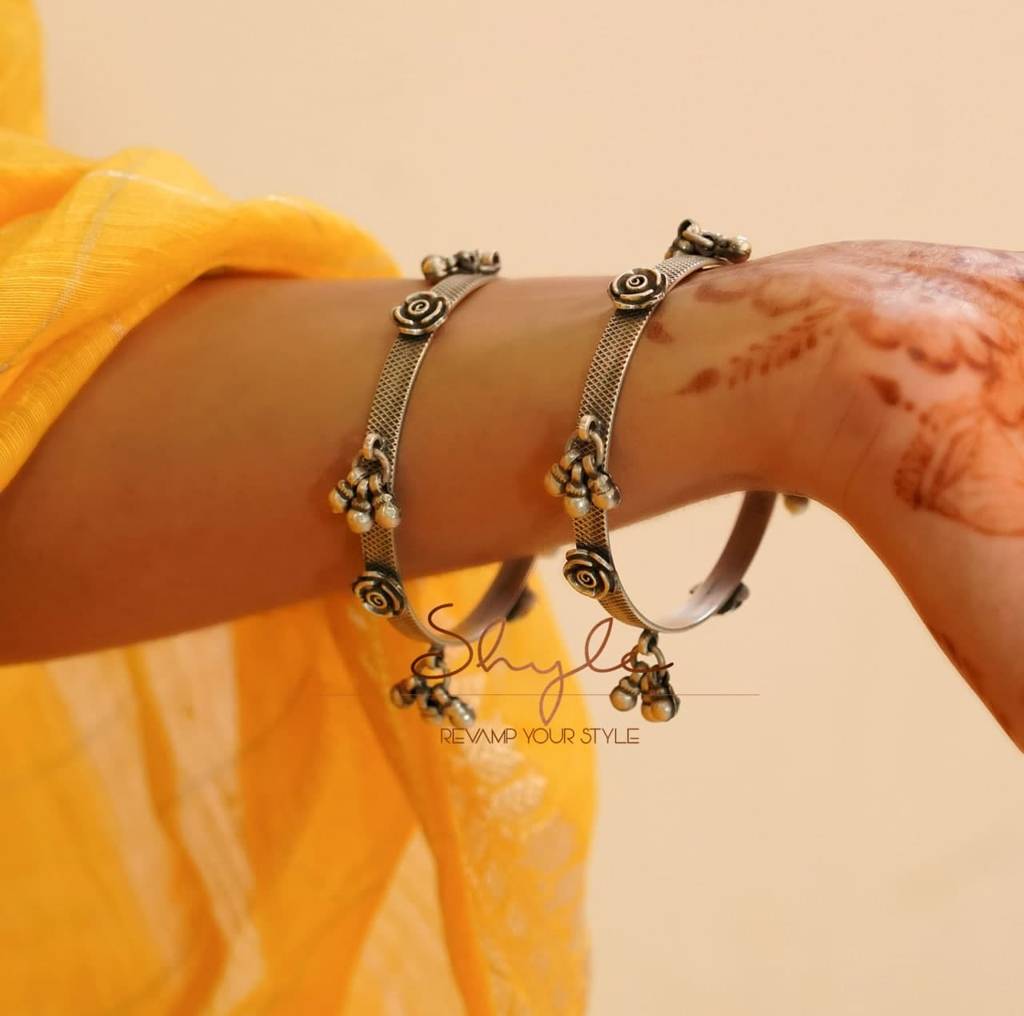 Tattva Intricate Jadau Embossed Bangle : SK1032-2-2
