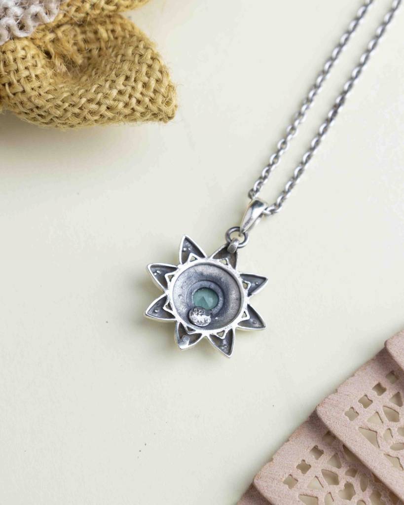 Moh Fine Turquoise Flower Beaded Necklace : SN40610