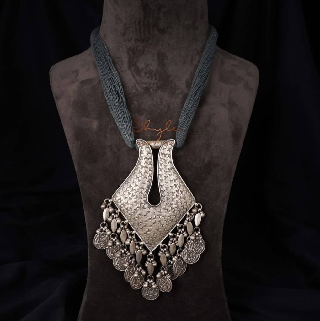 Anvaya Intricate Vintage Inspired Drop Statement Necklace : SN1174