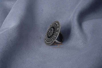 Mizoya Intricate Cocktail Ring : SR351-1-2-1-1-2-1
