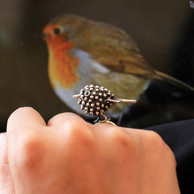 Maahi Round Robin Bird Ring : SR242