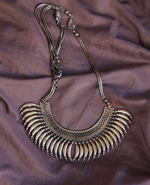 Tattva Chandra Embossed Dual Chain Necklace : SE10004